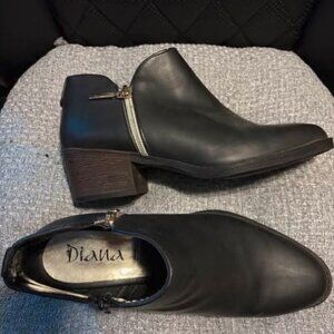 Diana Black Ankle Boots with Zip Sides, 7